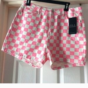 American Bazi pink and white checkered shorts size L